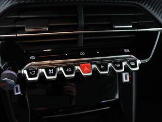 PEUGEOT 208 usata, con Sensore di pioggia