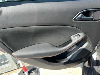 MERCEDES-BENZ B 200 usata, con Fari direzionali