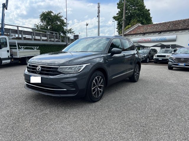 VOLKSWAGEN Tiguan usata, con Airbag laterali