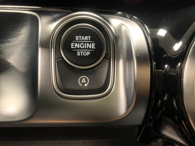 MERCEDES-BENZ GLB 200 usata, con Luci diurne LED