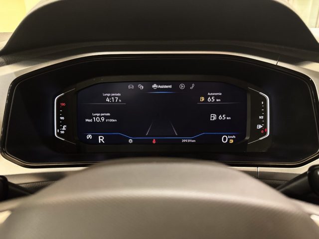VOLKSWAGEN T-Roc usata, con USB