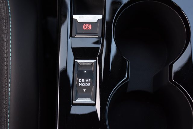PEUGEOT 2008 usata, con Interni in pelle