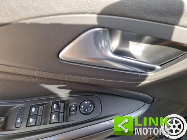 OPEL Grandland X usata, con Park Distance Control