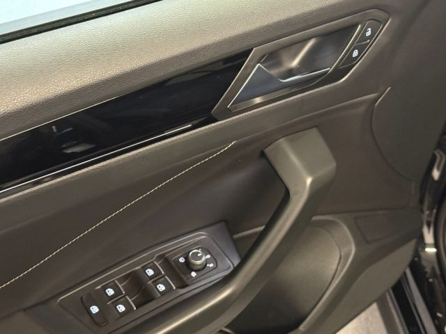 VOLKSWAGEN T-Roc usata, con Sensori di parcheggio posteriori