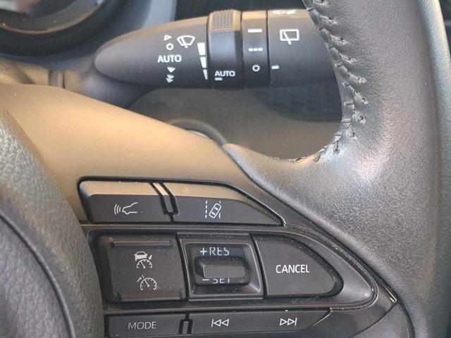 TOYOTA Yaris usata, con Airbag testa
