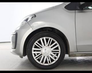VOLKSWAGEN up! usata, con Autoradio digitale