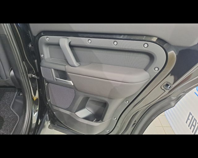 LAND ROVER Defender usata, con Pneumatici quattro stagioni