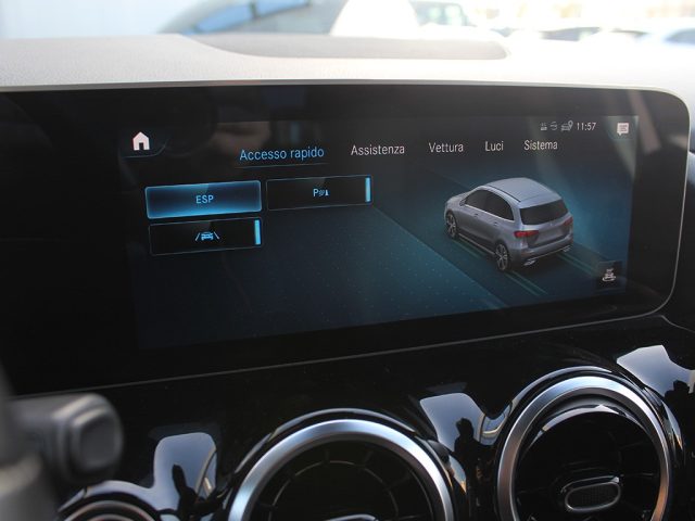 MERCEDES-BENZ B 180 usata, con Autoradio digitale