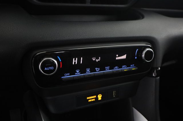 TOYOTA Yaris usata 13