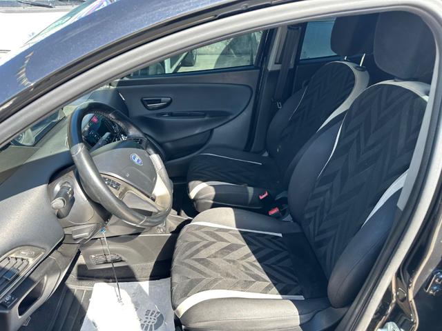 LANCIA Ypsilon usata, con Park Distance Control