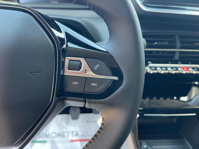 PEUGEOT 208 usata, con Volante in pelle