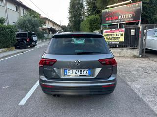 VOLKSWAGEN Tiguan usata, con Autoradio