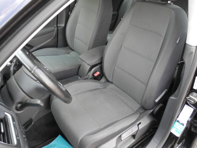 VOLKSWAGEN Golf usata, con Ski bag
