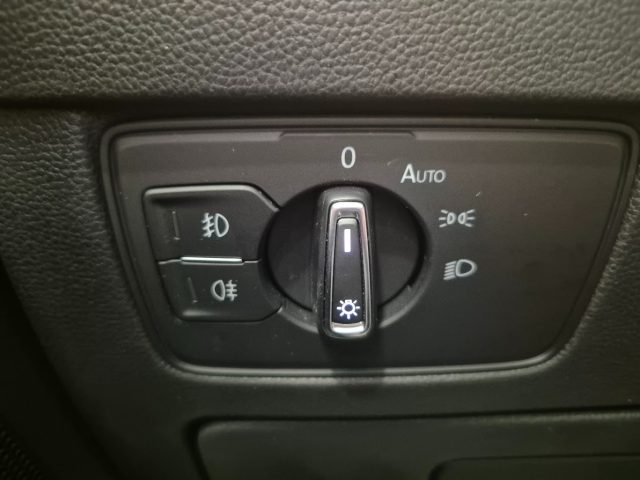 VOLKSWAGEN Passat Variant usata, con Bluetooth