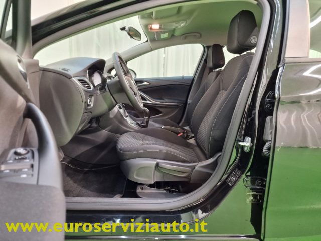 OPEL Astra usata, con Luci diurne
