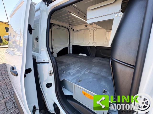 OPEL Combo usata, con USB