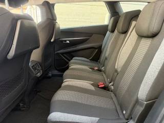 PEUGEOT 5008 usata, con Cerchi in lega