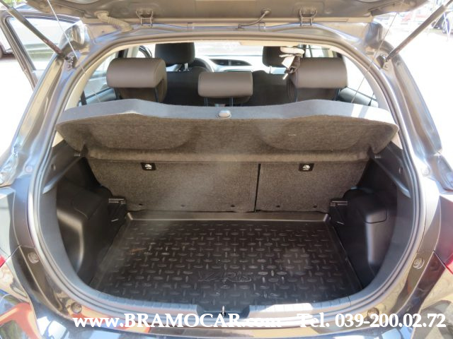 TOYOTA Yaris usata, con Bluetooth