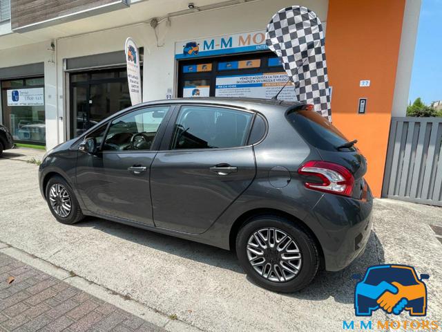 PEUGEOT 208 usata, con Alzacristalli elettrici