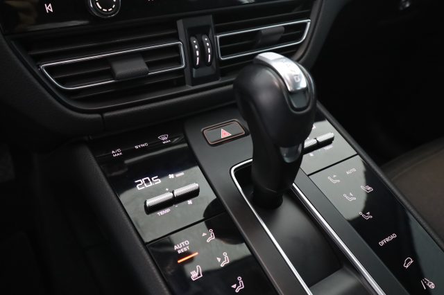 PORSCHE Macan usata 18