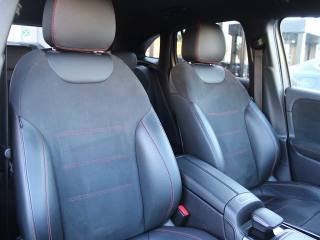 MERCEDES-BENZ GLA 200 usata, con Controllo automatico clima