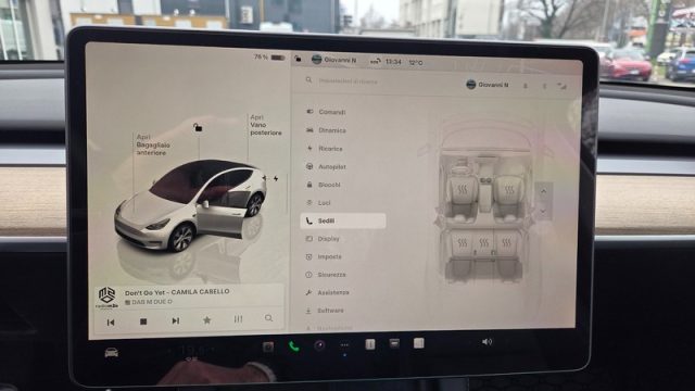TESLA Model Y usata, con USB