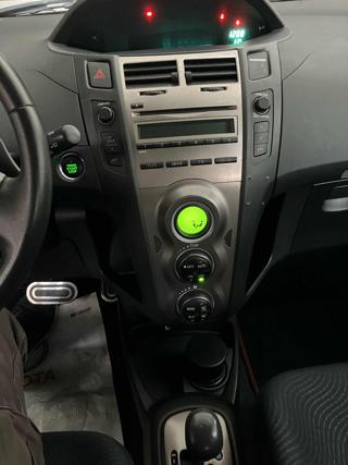 TOYOTA Yaris usata, con Airbag testa