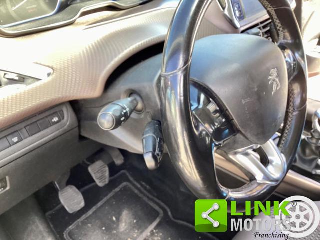 PEUGEOT 2008 usata, con Sedile posteriore sdoppiato