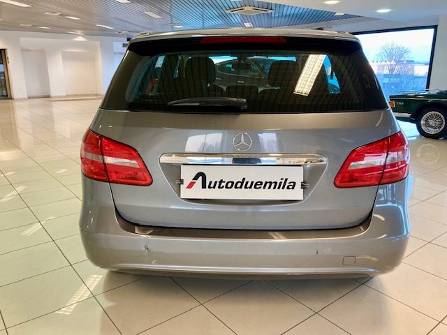 MERCEDES-BENZ B 180 usata, con Alzacristalli elettrici