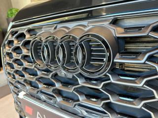AUDI Q3 usata, con Sensori di parcheggio anteriori