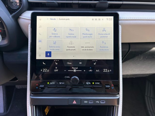 LEXUS LBX usata, con Climatizzatore