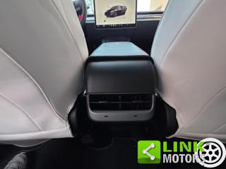 TESLA Model Y usata, con USB