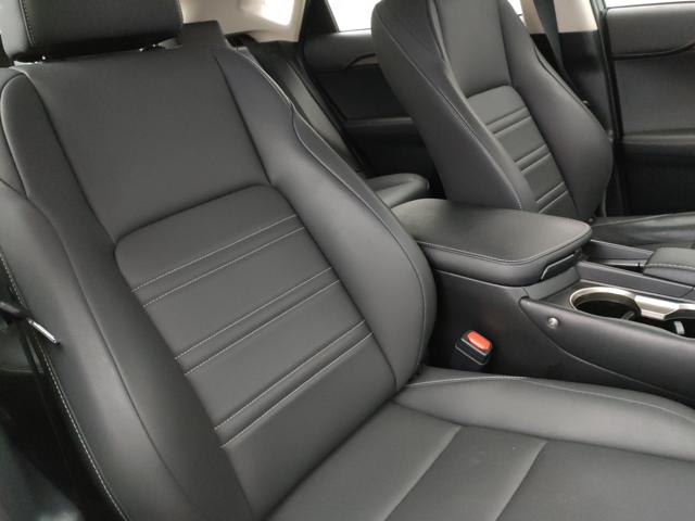 LEXUS NX 300h usata, con Sedile posteriore sdoppiato