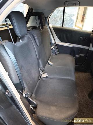 TOYOTA Yaris usata 13