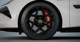 LOTUS Emeya usata, con Autoradio