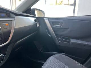 TOYOTA Auris usata 30