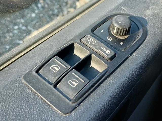 VOLKSWAGEN Transporter usata 11