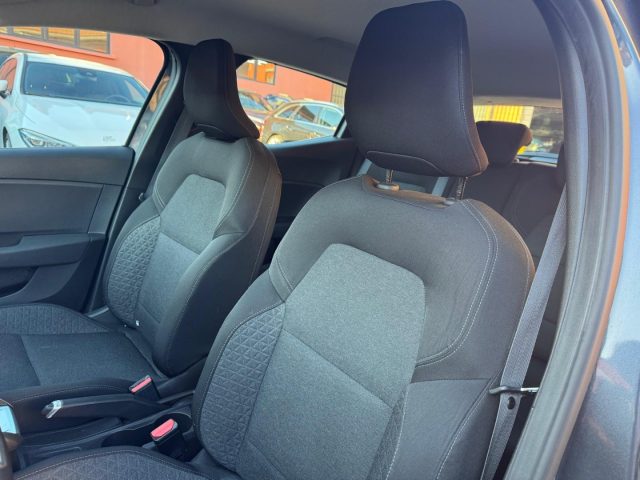 RENAULT Clio usata, con Touch screen