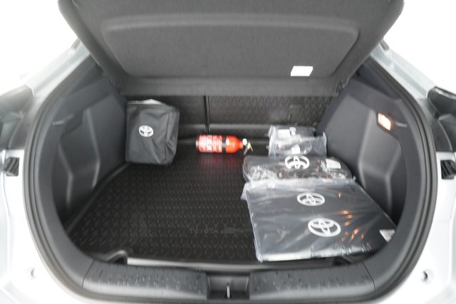 TOYOTA C-HR usata 13
