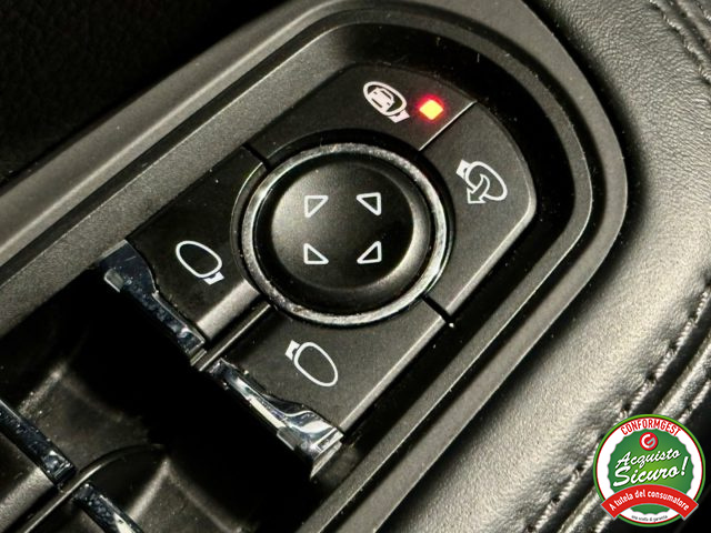 PORSCHE Macan usata, con USB