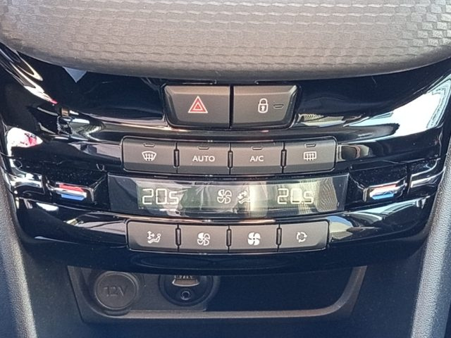 PEUGEOT 2008 usata, con Climatizzatore