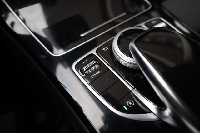 MERCEDES-BENZ C 200 usata, con Fari direzionali