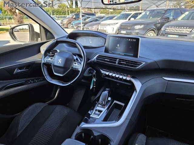 PEUGEOT 3008 usata, con Sedile posteriore sdoppiato
