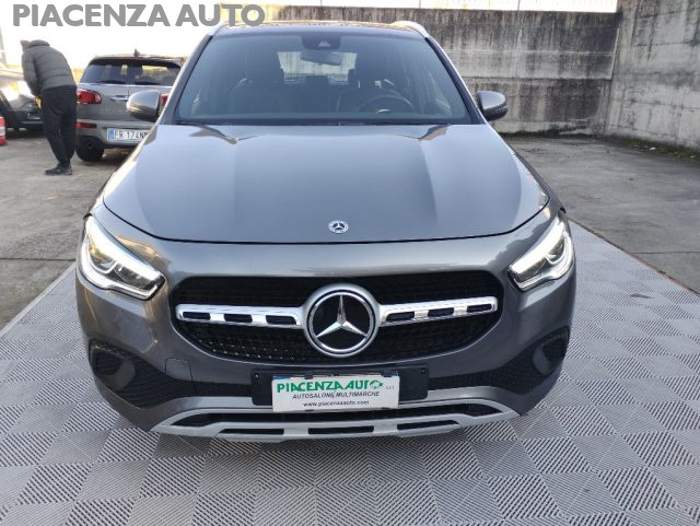 MERCEDES-BENZ GLA 200 usata, con Airbag