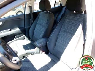 KIA Stonic usata, con Controllo automatico clima