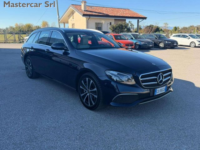 MERCEDES-BENZ E 300 usata, con Autoradio