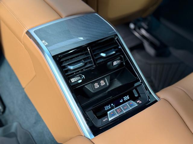 BMW 840 usata, con Touch screen