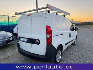 OPEL Combo usata, con Autoradio