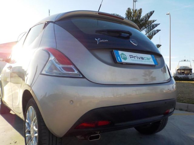 LANCIA Ypsilon usata, con ESP