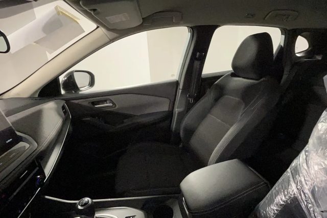 NISSAN Qashqai usata, con Fari LED